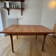 Extendable Scandinavian table