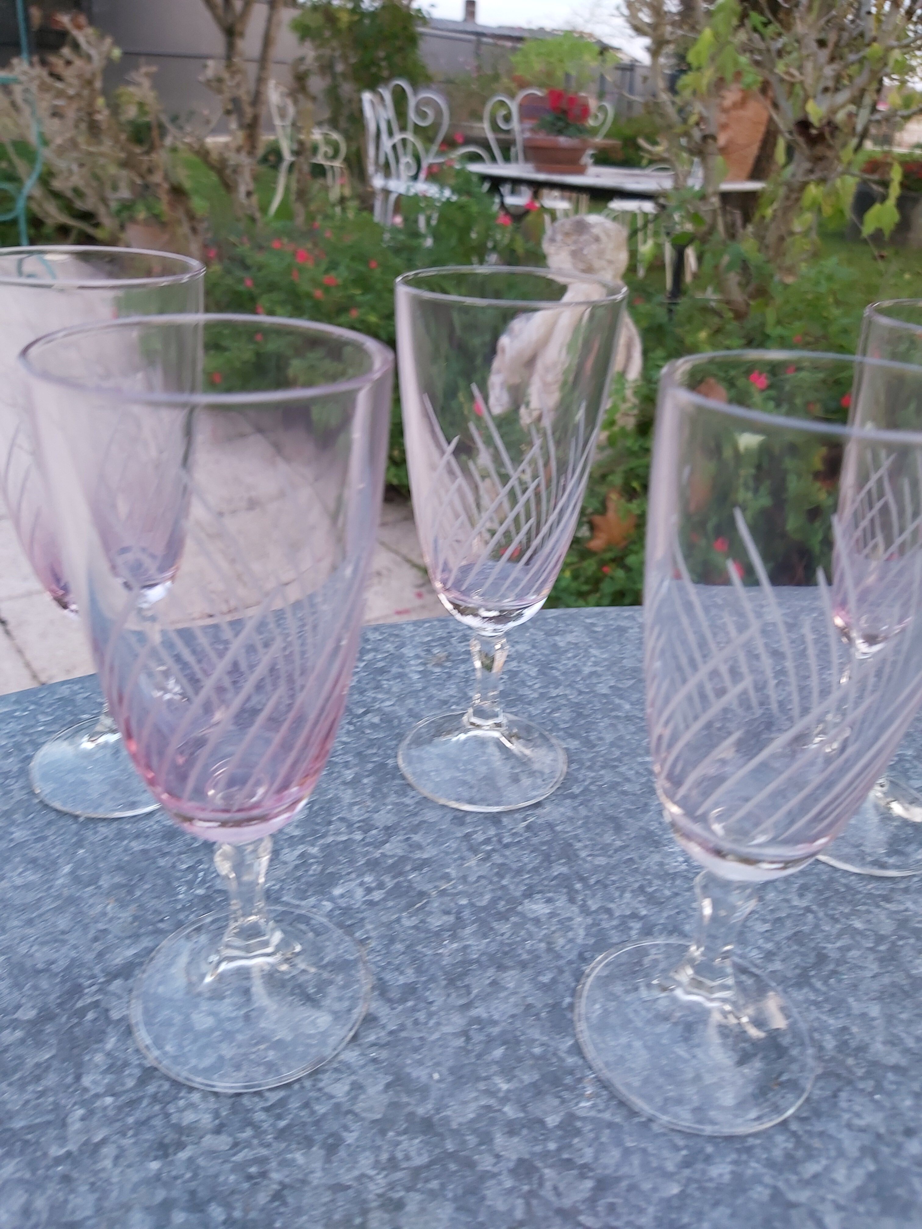 5 champagne flutes engraved 50s