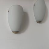 Paire d'applique vintage, verre opalin et laiton, Suède 1970