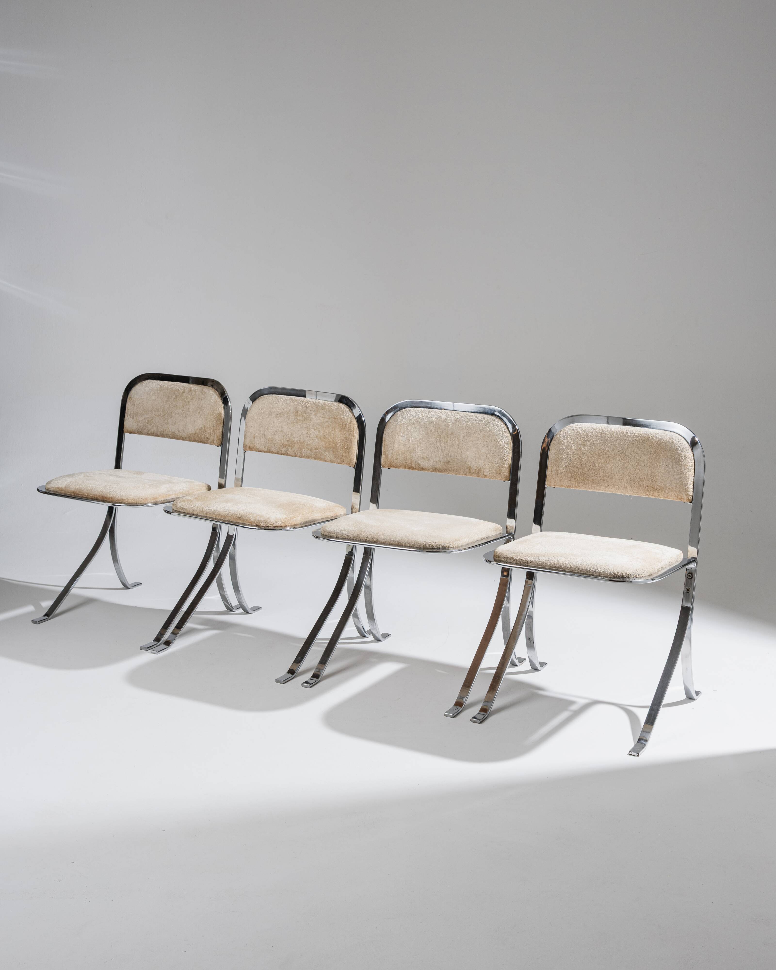 Set de 4 chaises en métal chromé et velours, 1970s