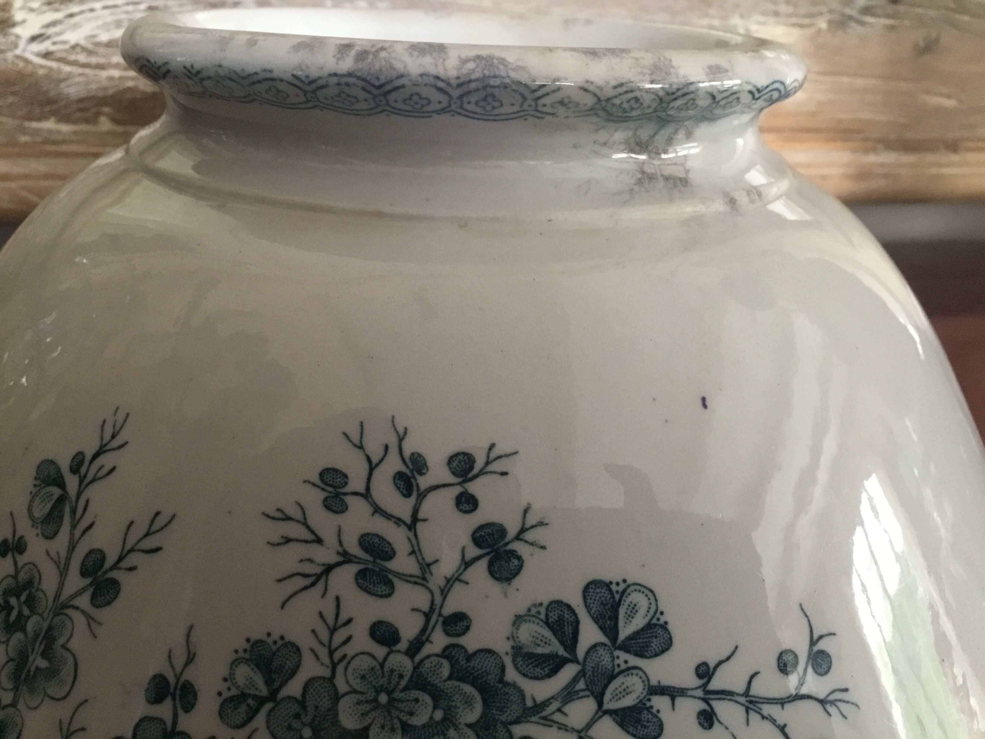 Gien's earthenware salad