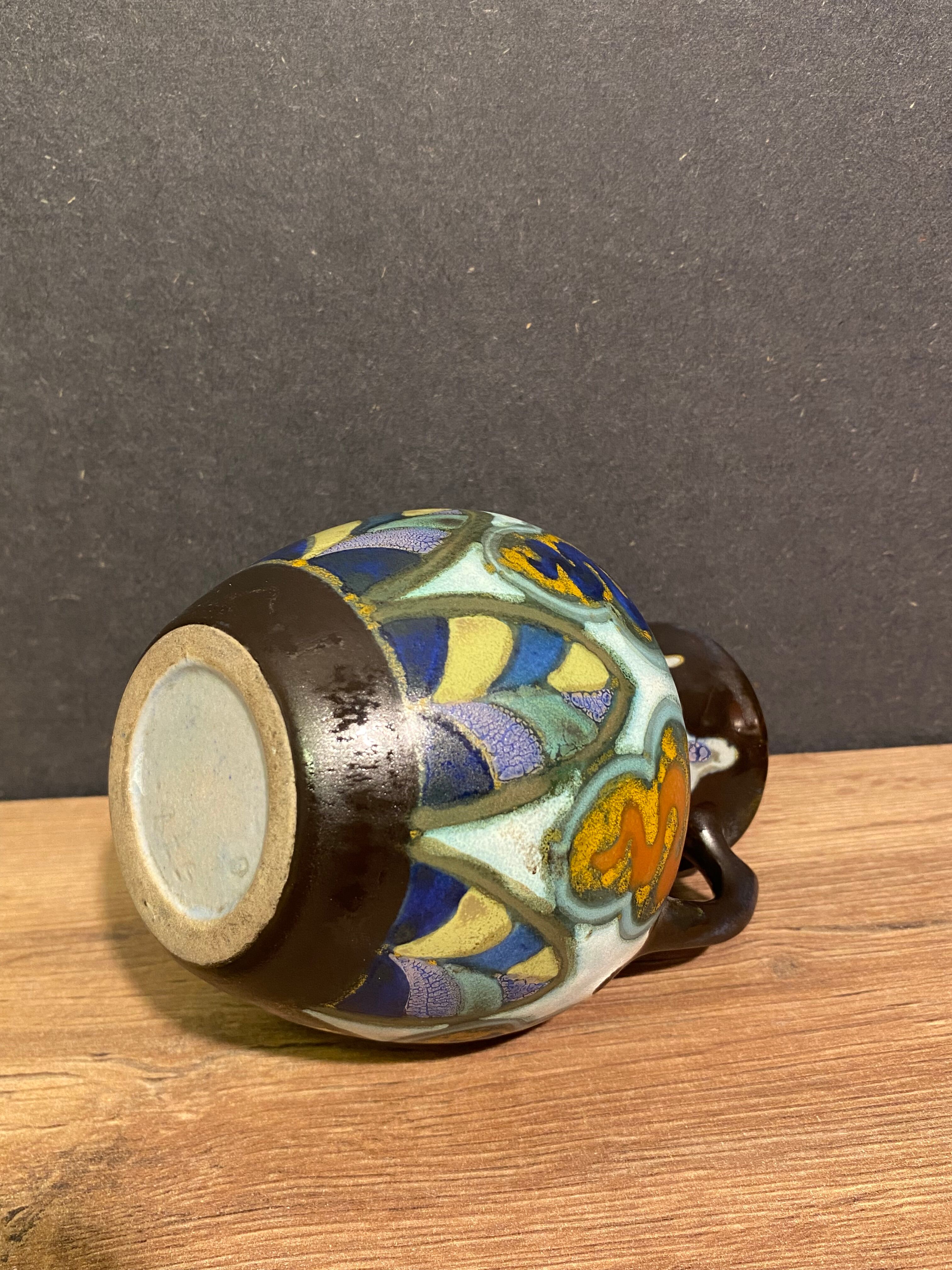 Gouda-type ceramic vase