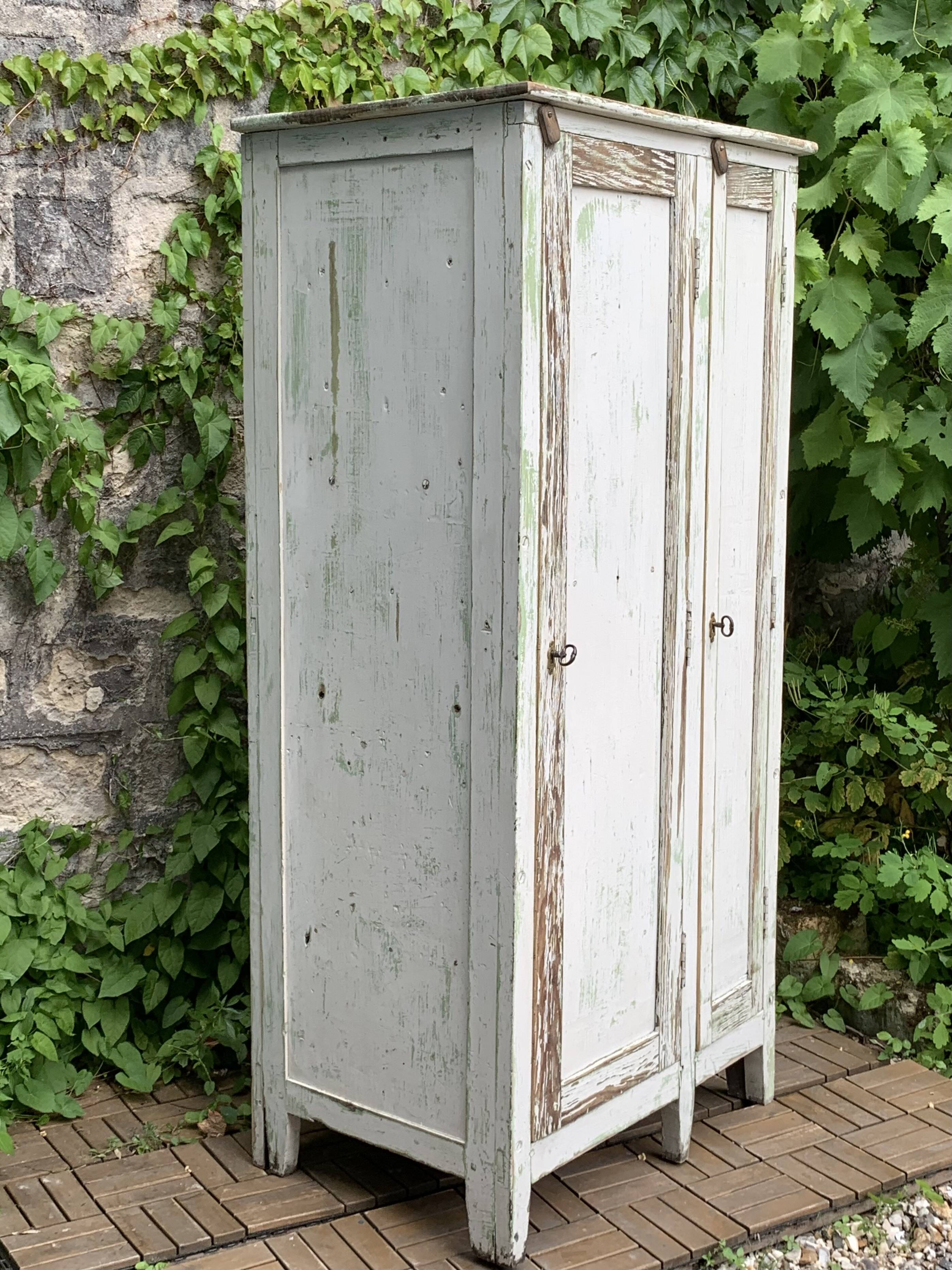 Parisian workshop cabinet 1940