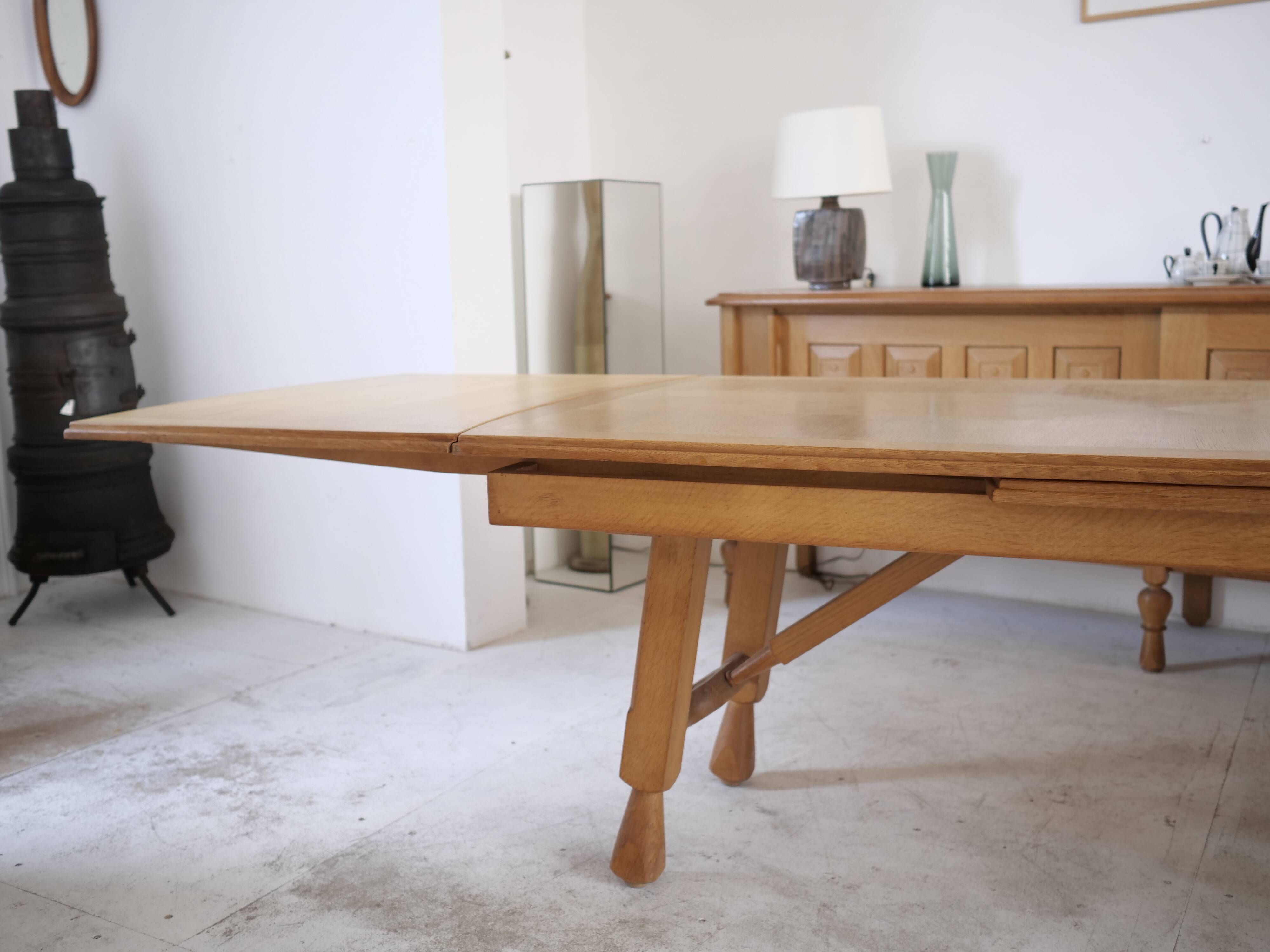 Guillerme and Chambron extendable table for your home France
