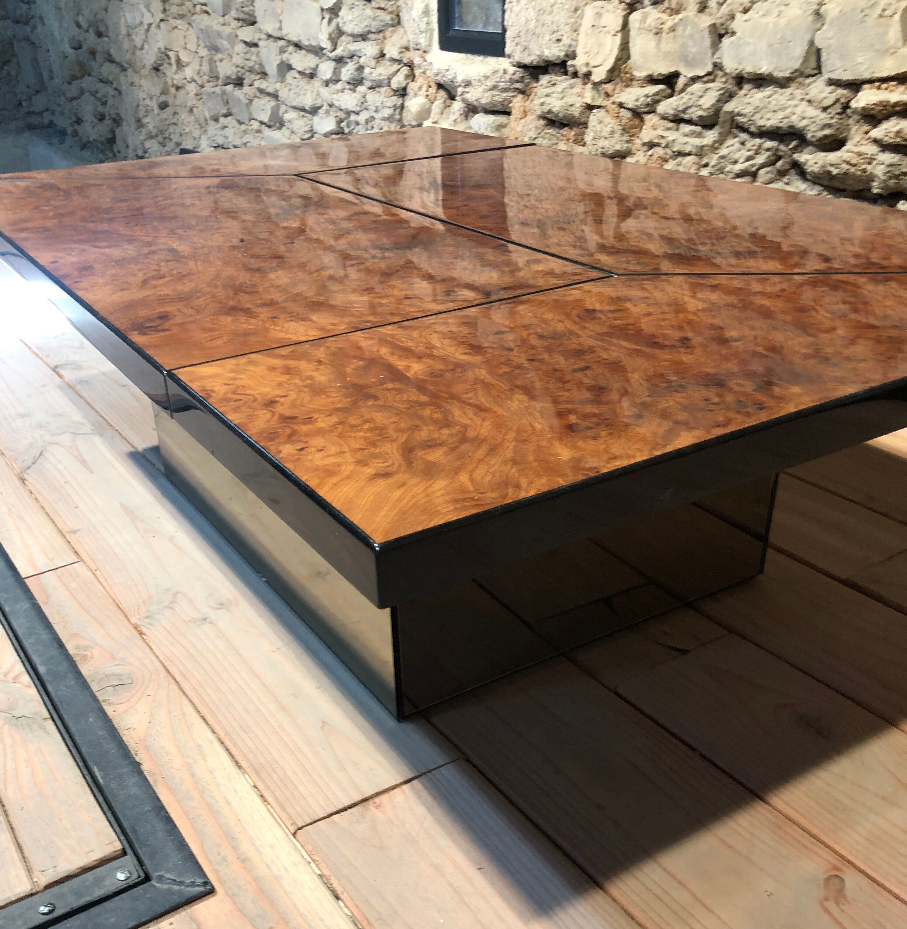 Table basse bar cocktail caché en loupe d'orme de Paul Michel, 1970 Roche Bobois