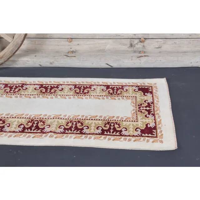 Tapis de couloir vintage turc Oushak fait main en laine et coton blanc