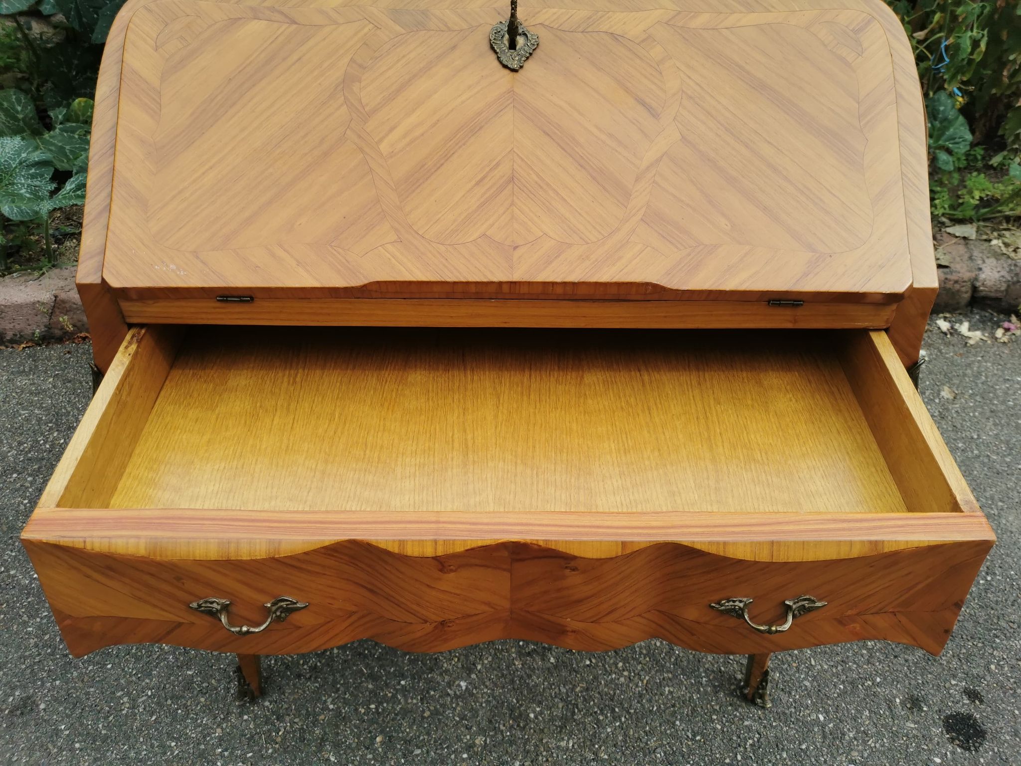 Bureau à pente style Louis XV