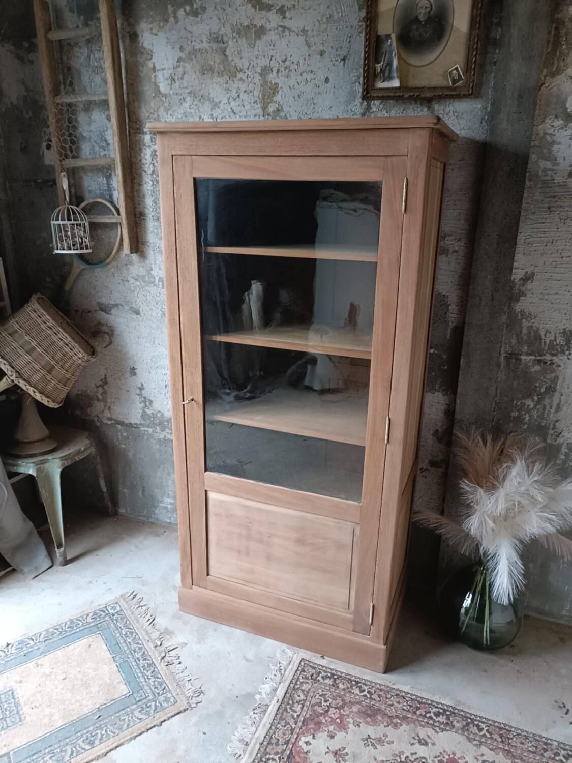 Wooden display cabinet
