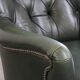 Fauteuil Chesterfield en cuir de vache vert de style anglais classique