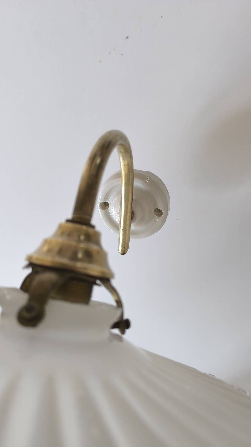 Vintage wall light in notched opaline and gilded brass