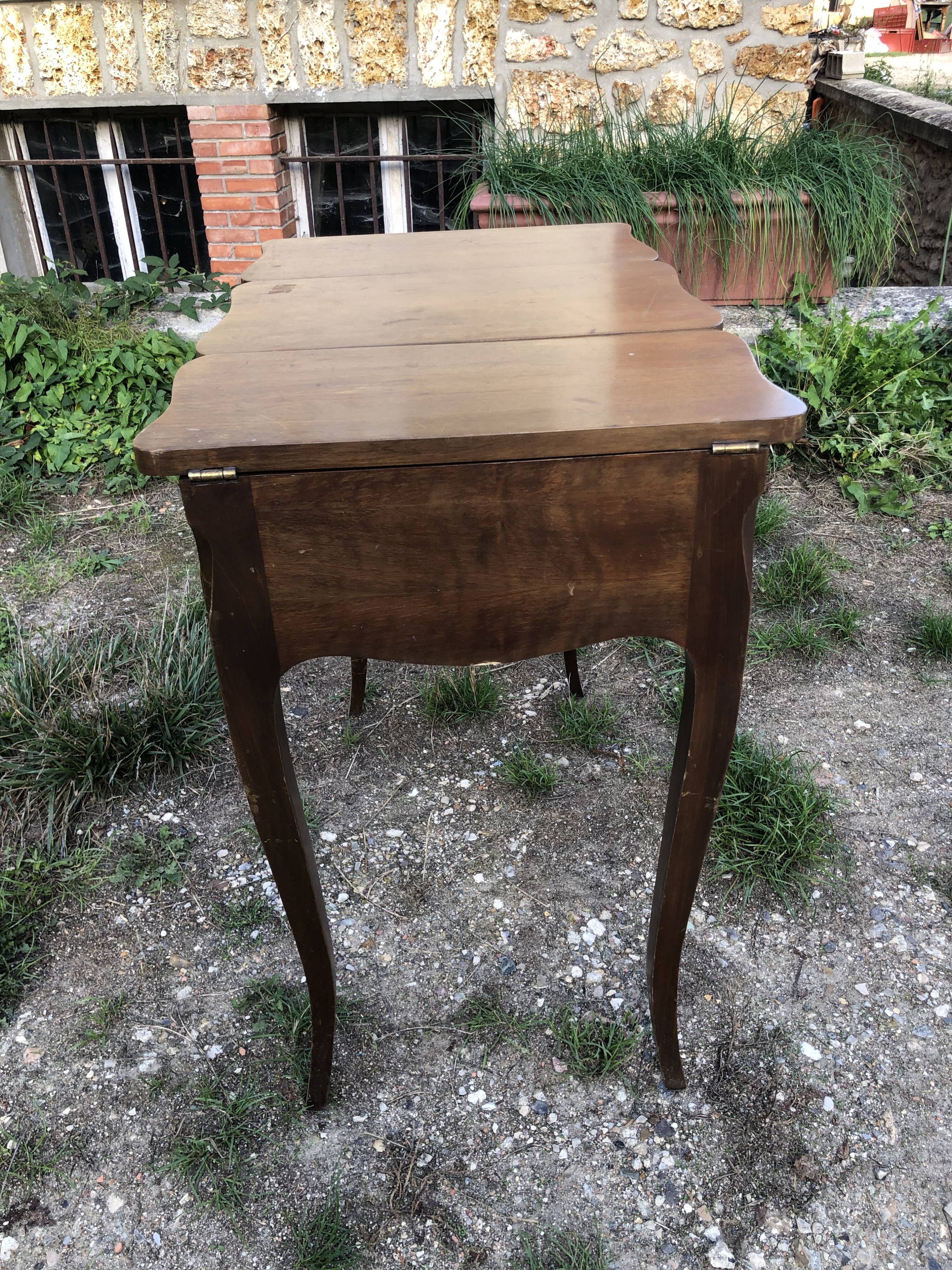 Old dressing table