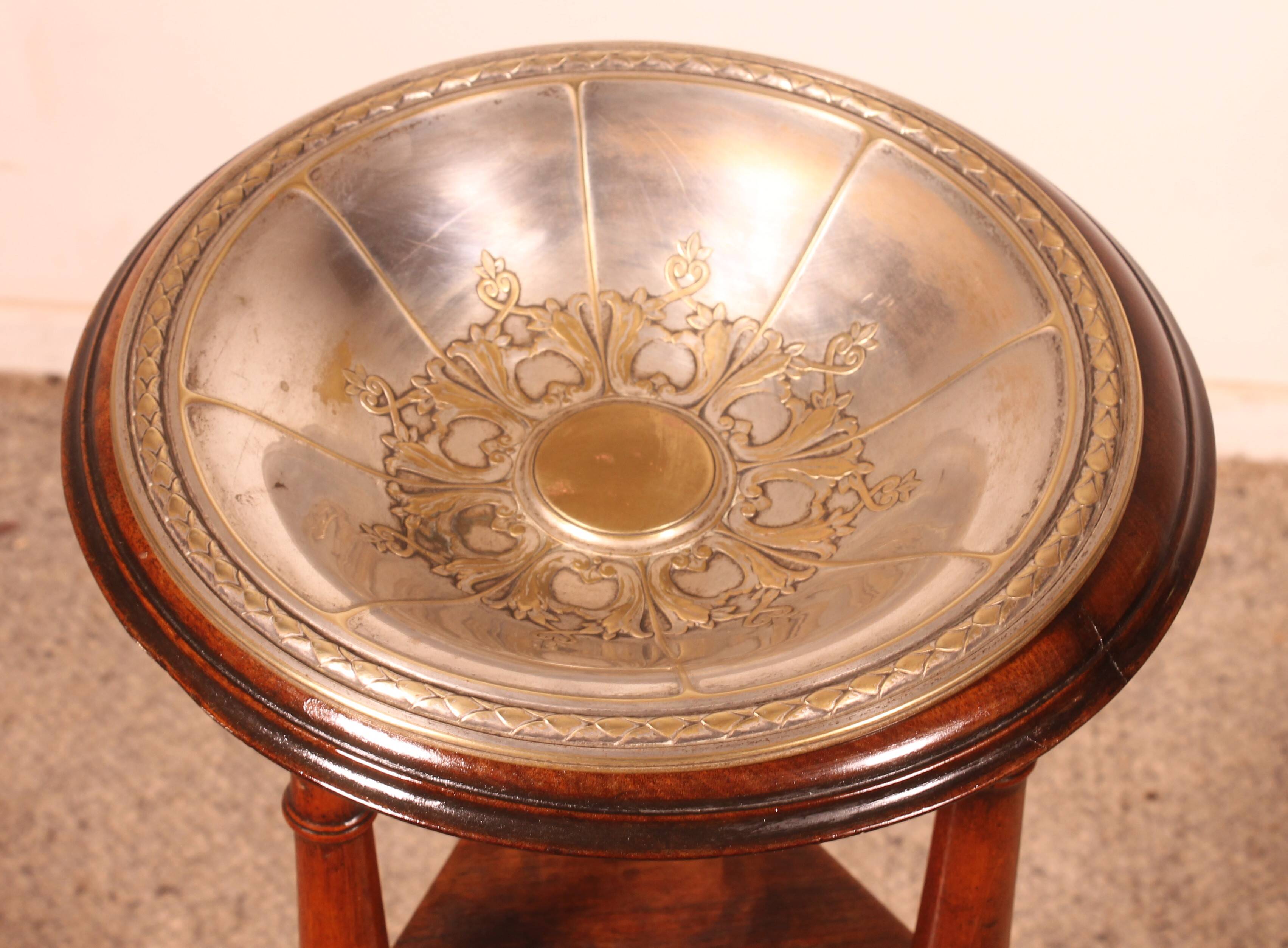 18th century mahogany barber's or pocket emptier