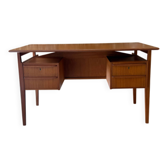 Scandinavian teak desk by Gunnar Nielsen