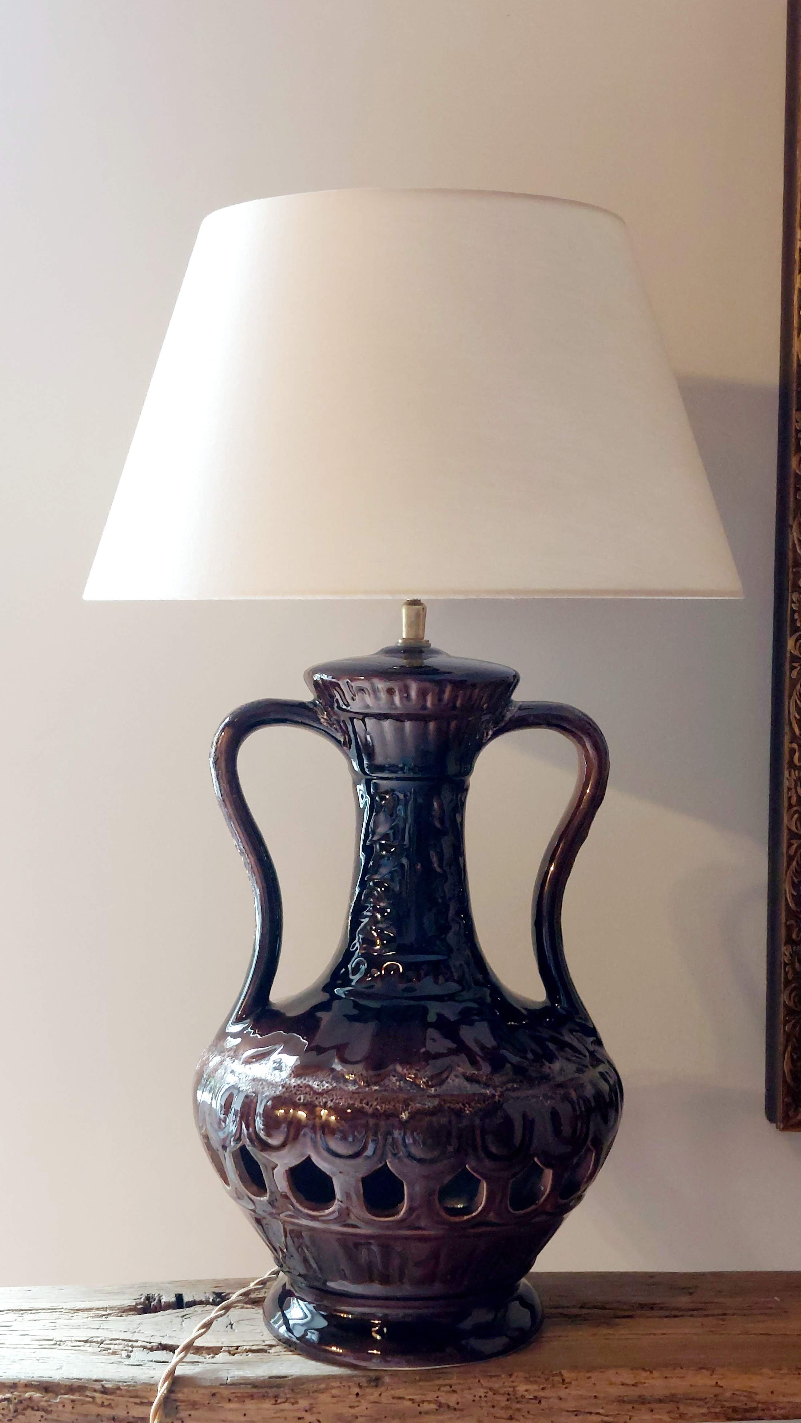Vintage amphora lamp in ceramic with a new silk and wool shade.