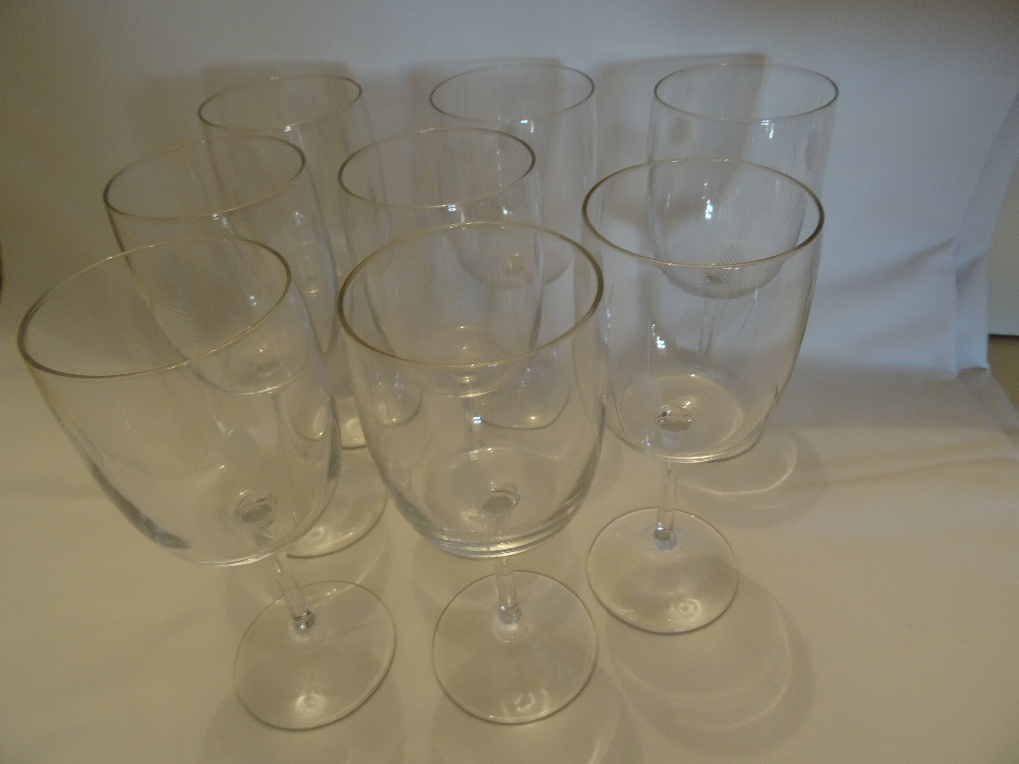 Lot de 10 jolis verres à vin raffinés vintage