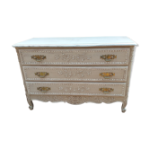 Commode en chêne patiné