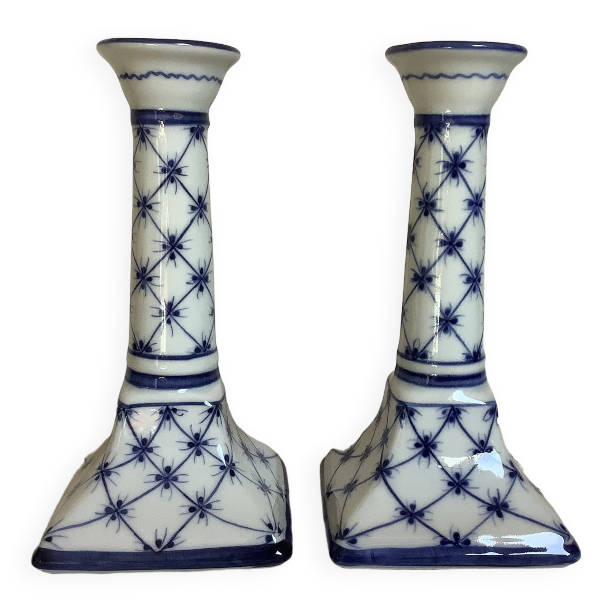 Paire de bougeoirs motifs bleus