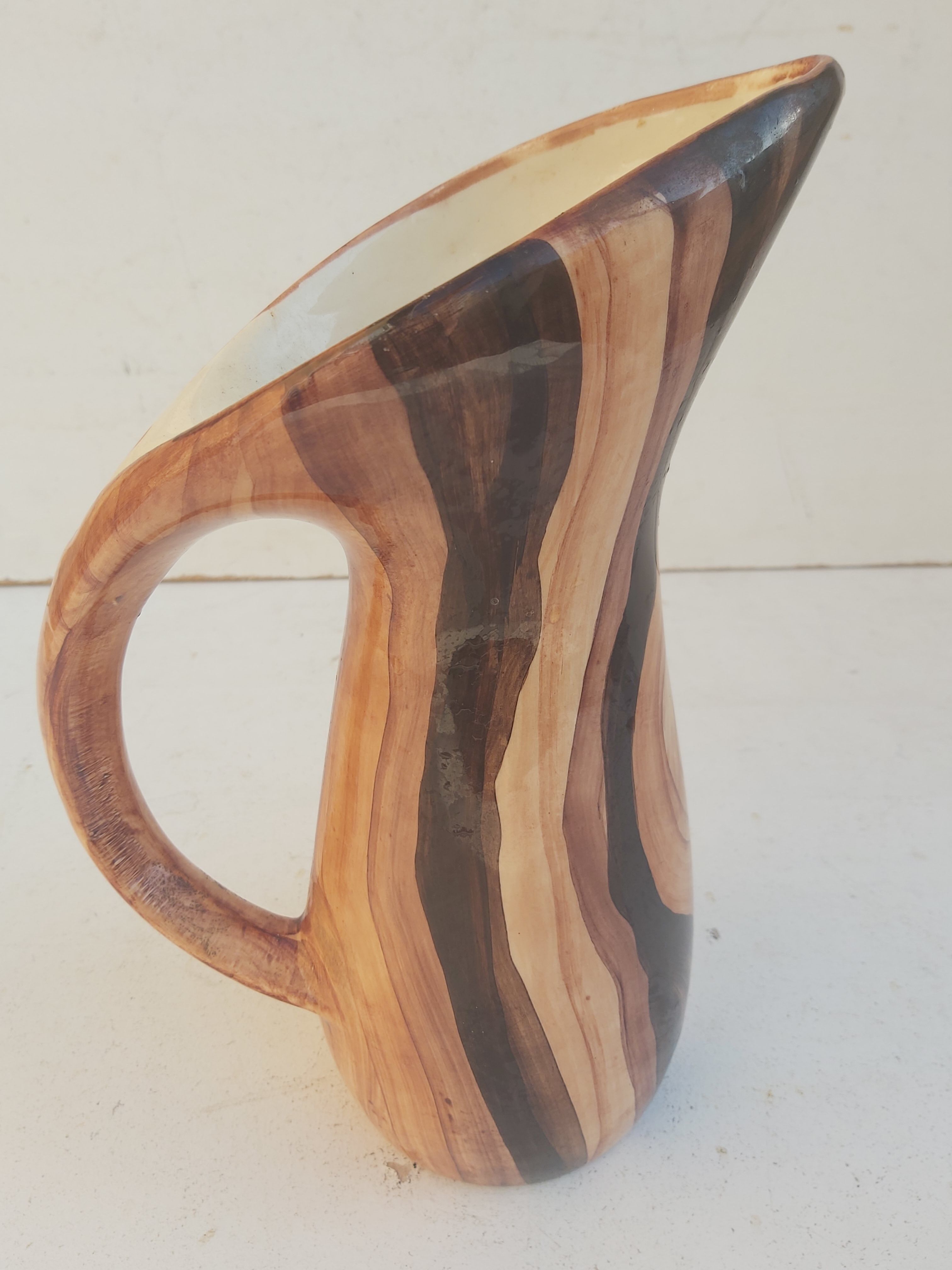 Pitcher faux bois Saint-Jean-du-Desert Marseille