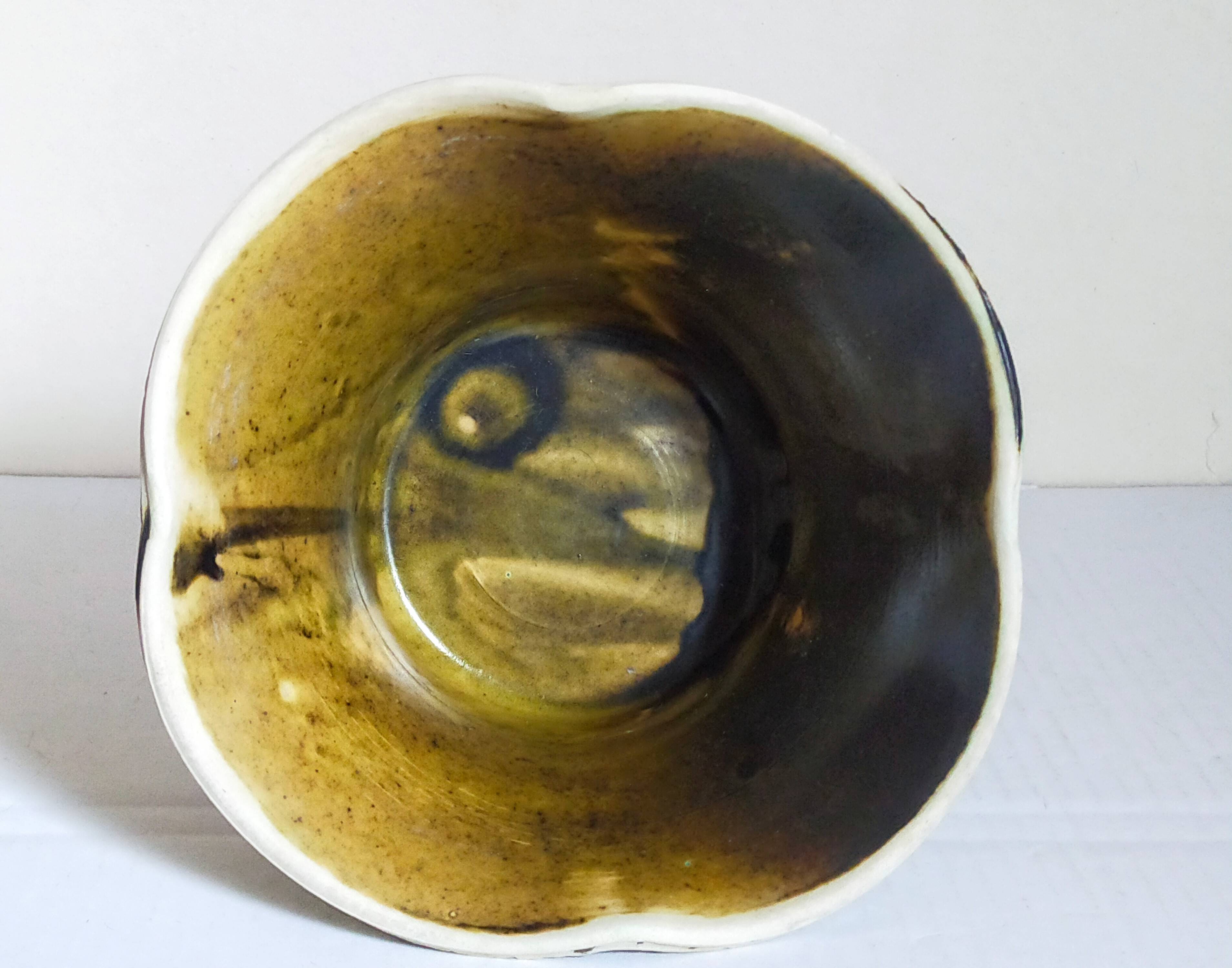 Ceramic planter with vintage scarifications from the 1950s