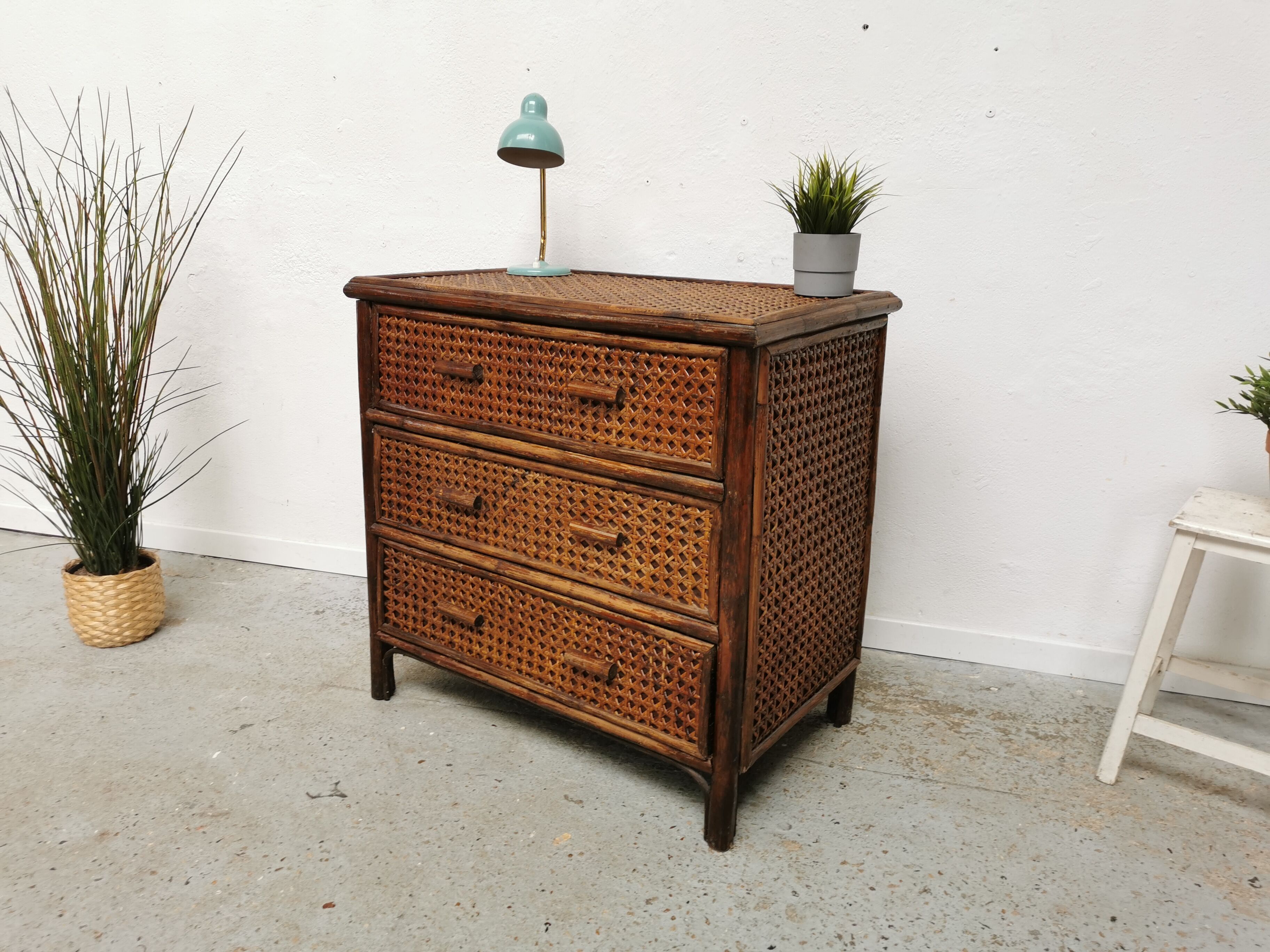 Commode vintage en rotin et cannage