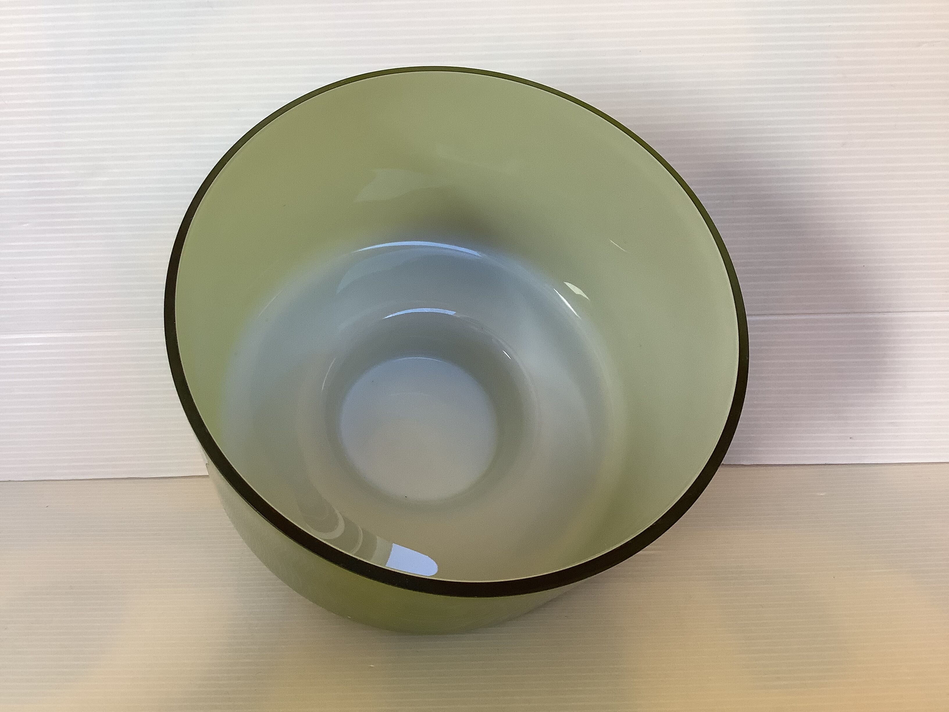 Empty pot cover pocket green glass paste
