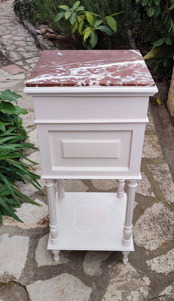 Chevet style Louis XVI