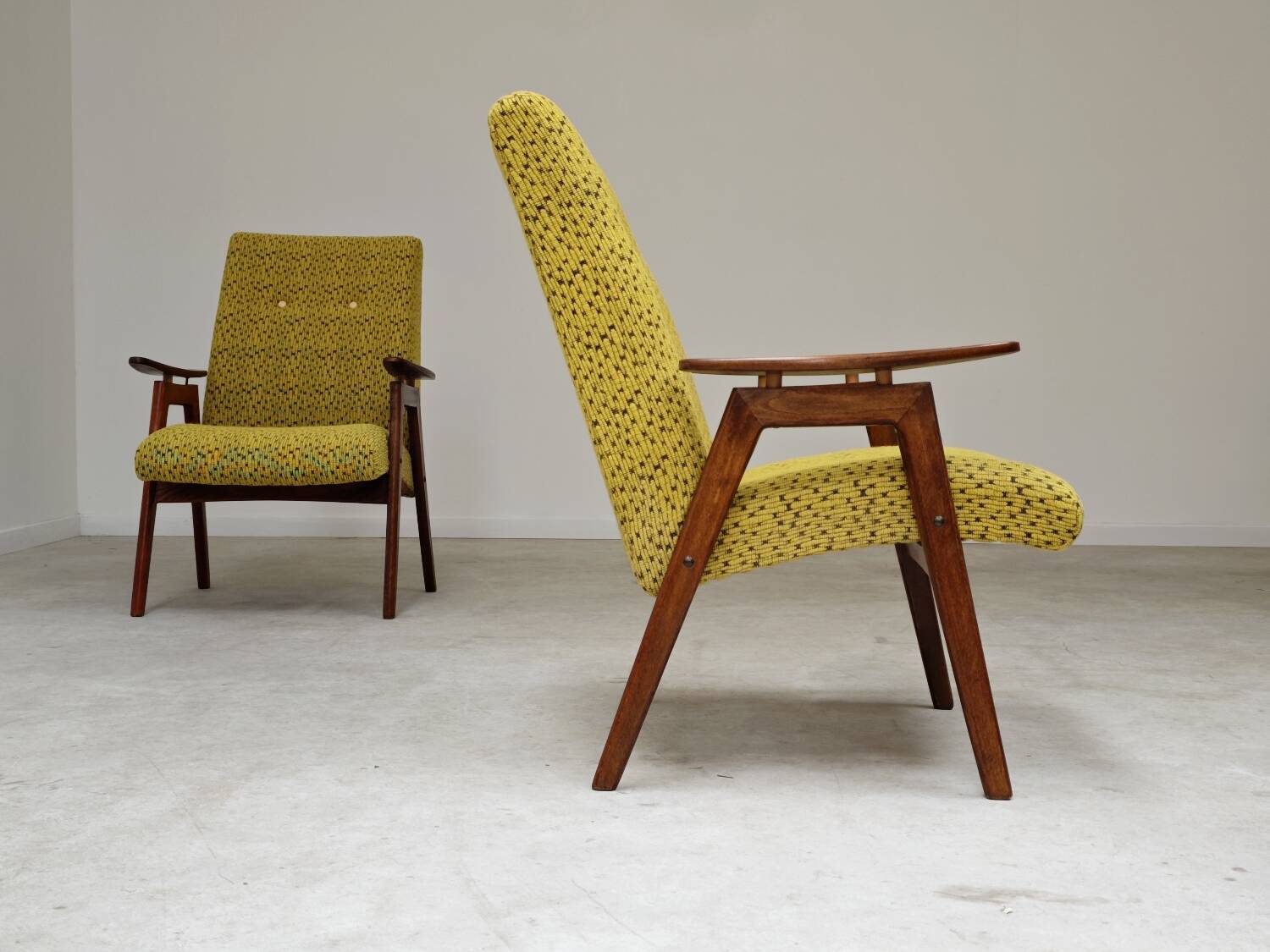 Pair of Yellow armchairs by Jaroslav Smidek for Ton (Thonet) Expo 58