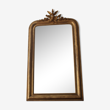 Miroir ancien doré avec fronton