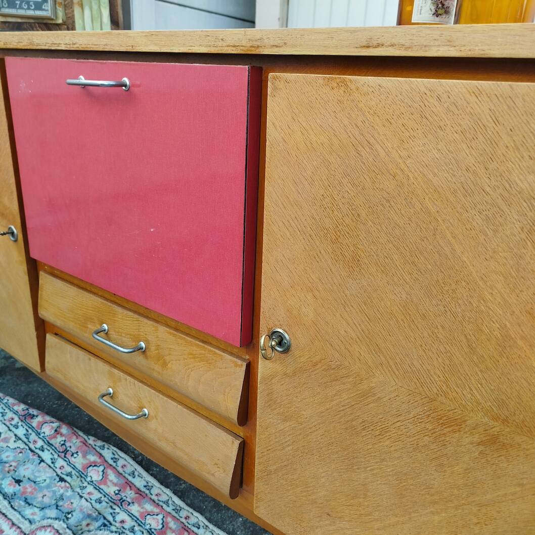 Sideboard with fin sides / compass feet from the 50s/60s