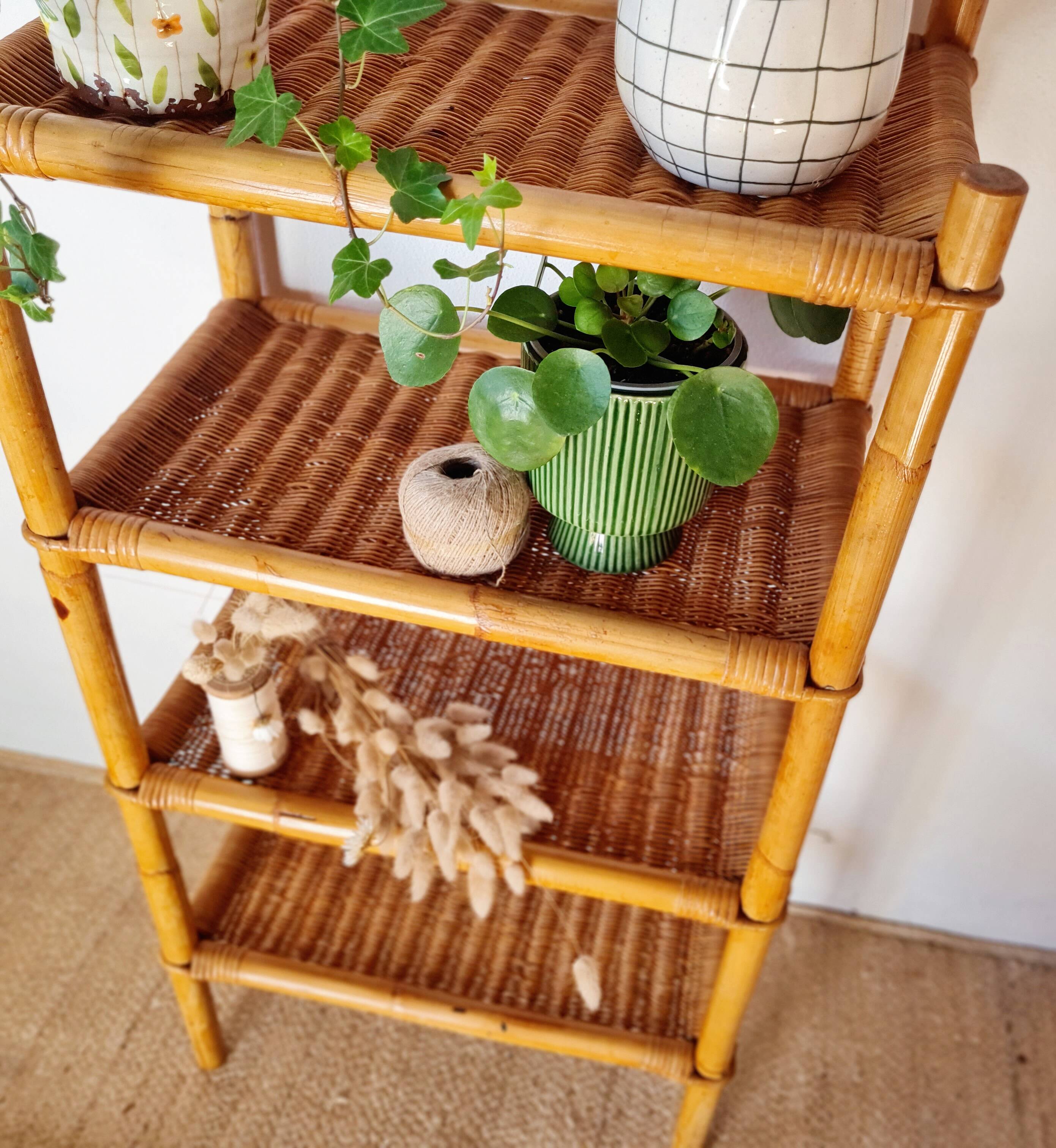 Vintage rattan shelf - bookcase