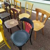 Lot de 20 chaises de bistrot bois dépareillé - vintage