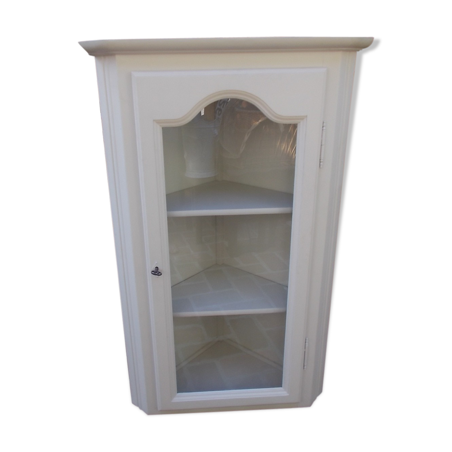 Wooden corner showcase