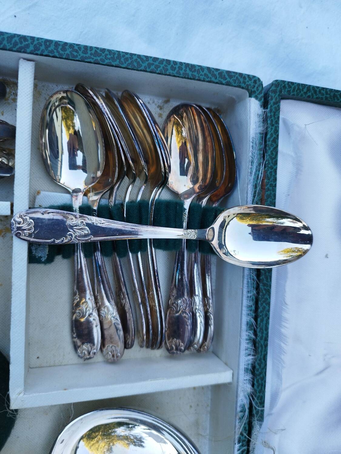 Complete cutlery in silver metal 62 pieces 12 place settings