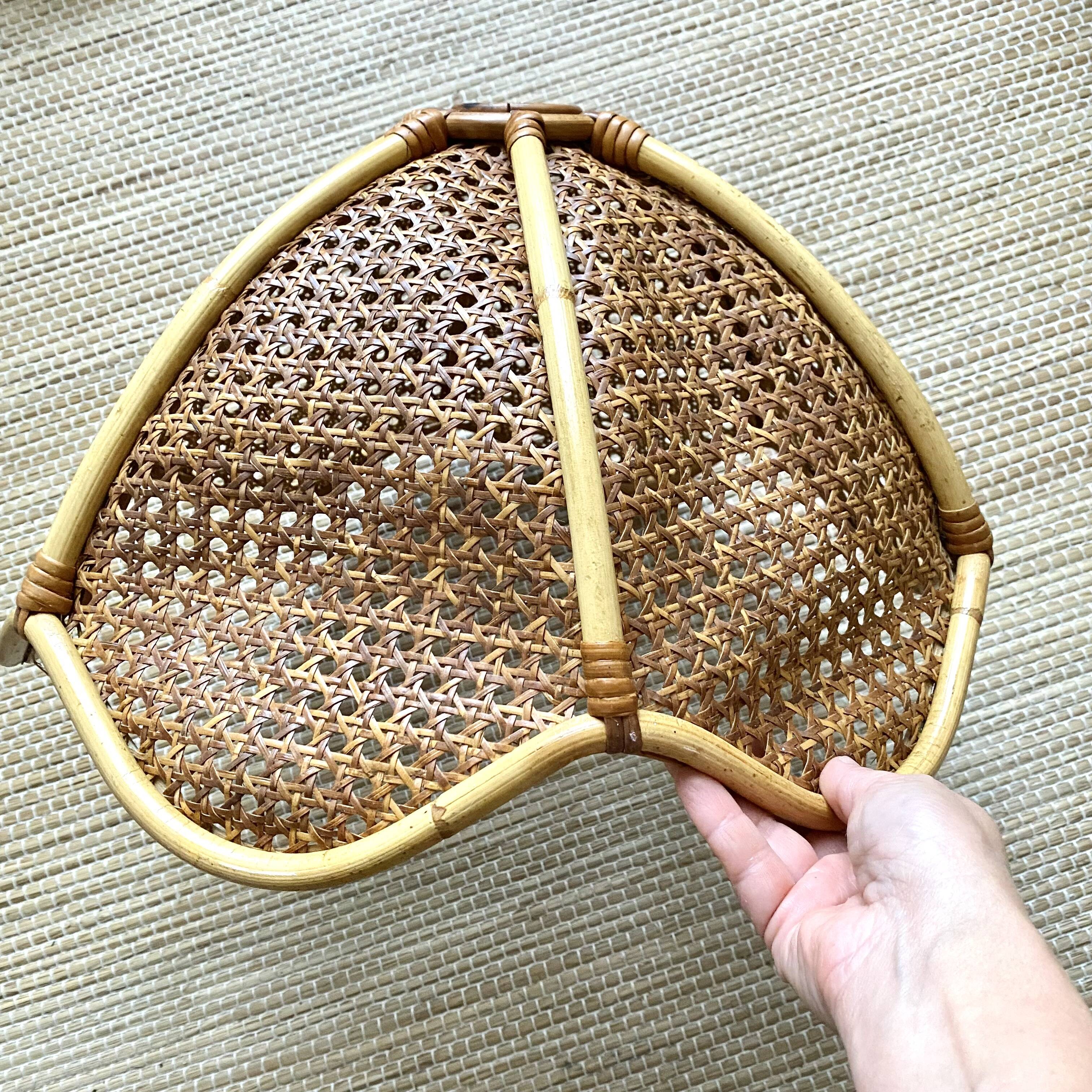 Rattan lampshade and canning to hang