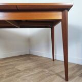 Scandinavian 60' extending table