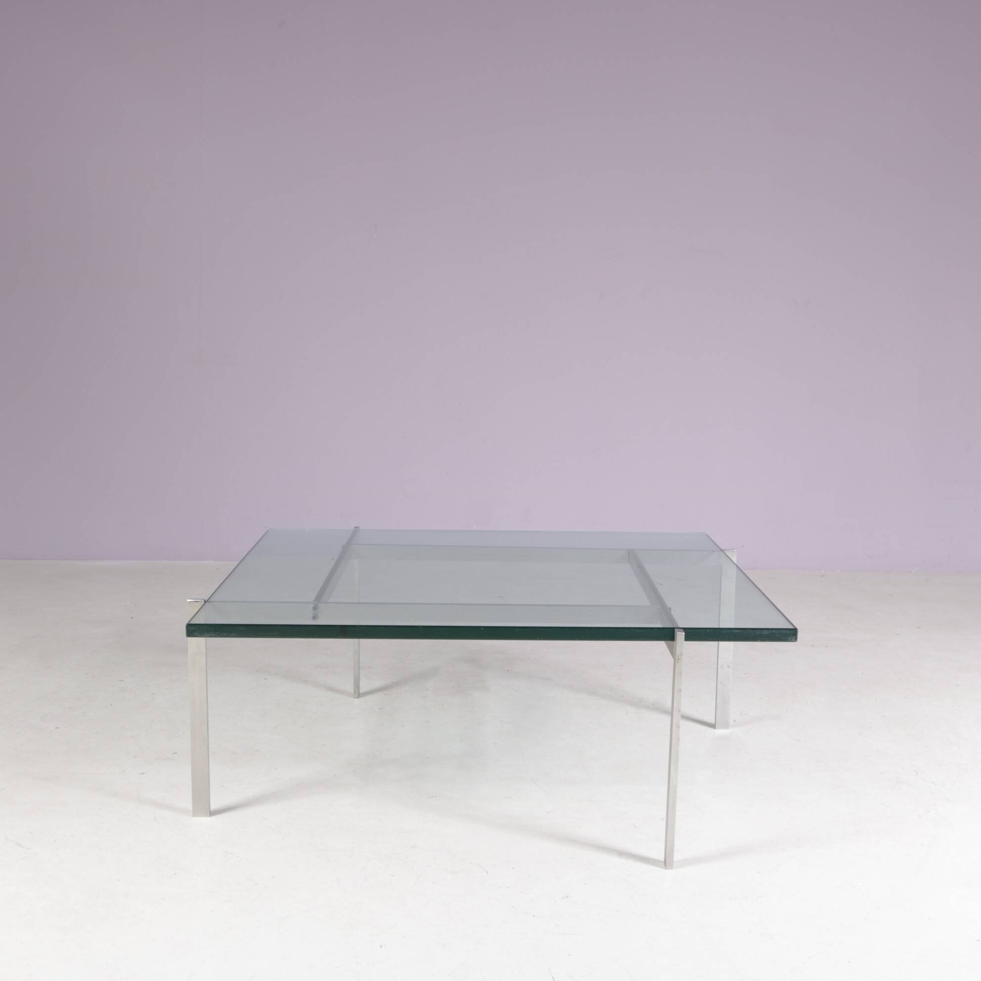 Table basse des années 1970 Poul Kjaerholm Modèle : PK61 (non signée)