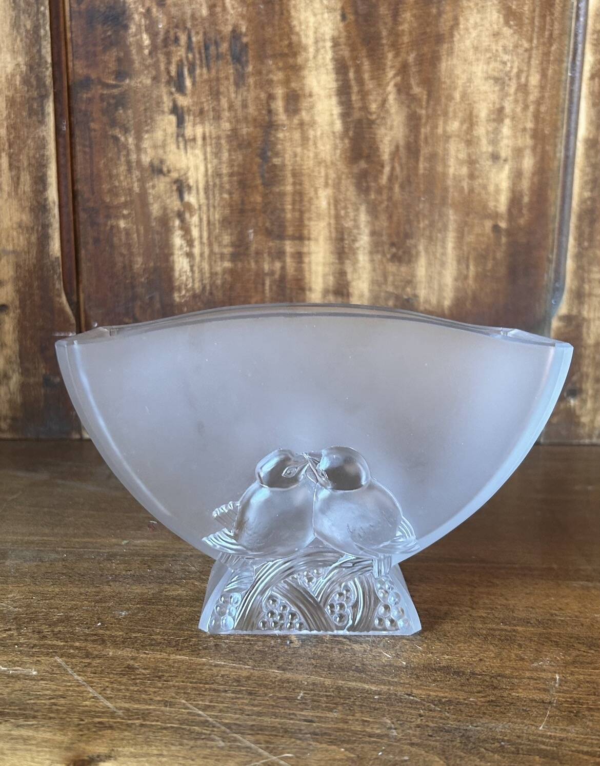 Petit vase Verlys en pâte de verre – décor oiseaux, époque art déco