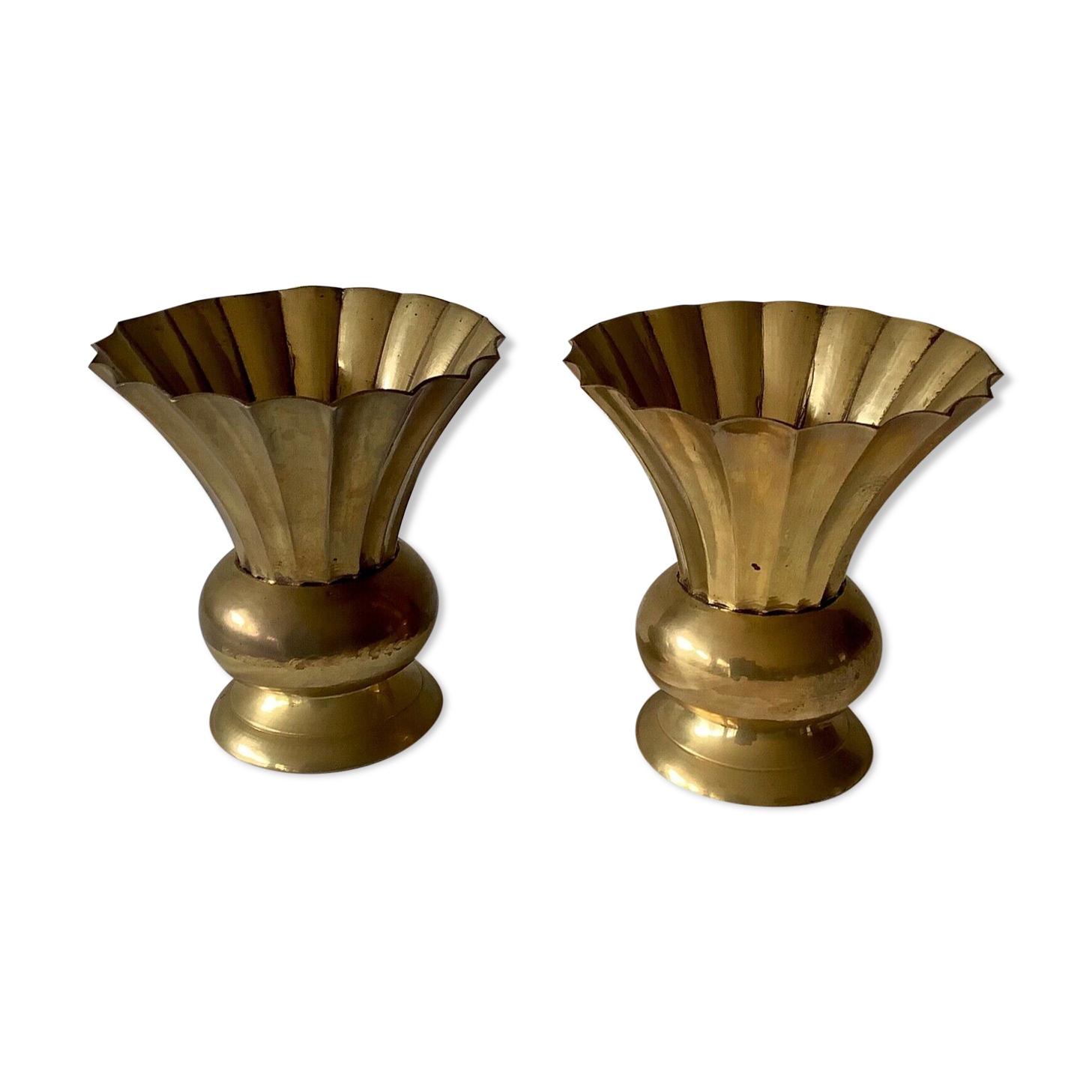 Paire de vases en bronze