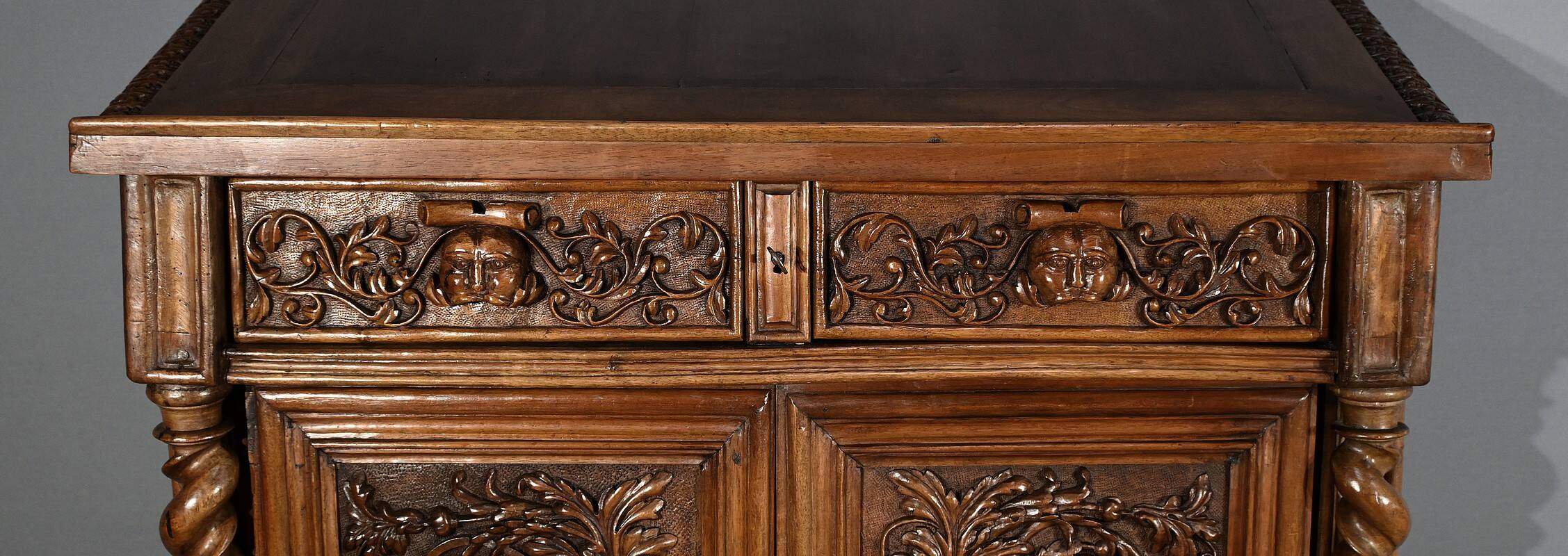 Oratory in solid walnut, Neo-Gothic Renaissance style – Late 19th century