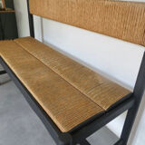 Bench wood and straw