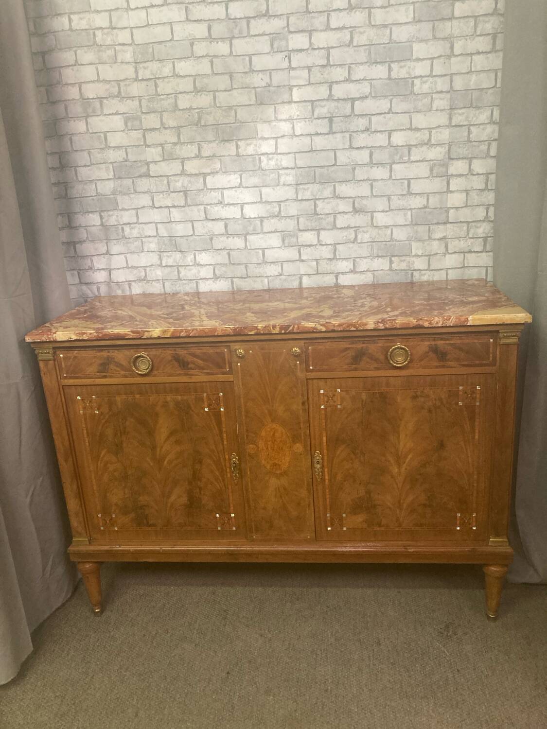 Buffet marqueté