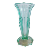 Vase en verre pressé vert style Art déco, vers 1960