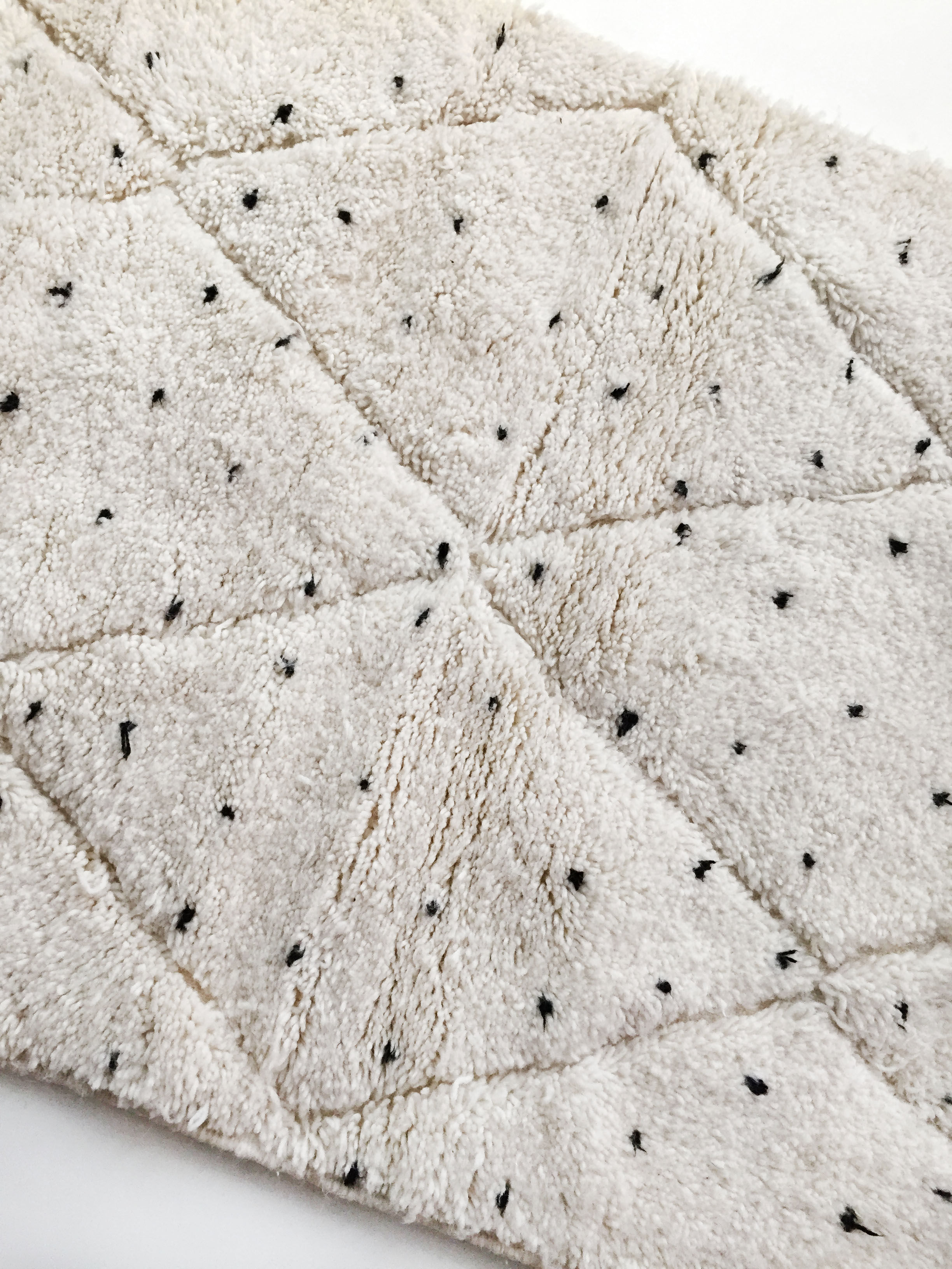 Moroccan berber carpet blessed ouarain ecru with black polka dots and diamonds engraved 150x102cm