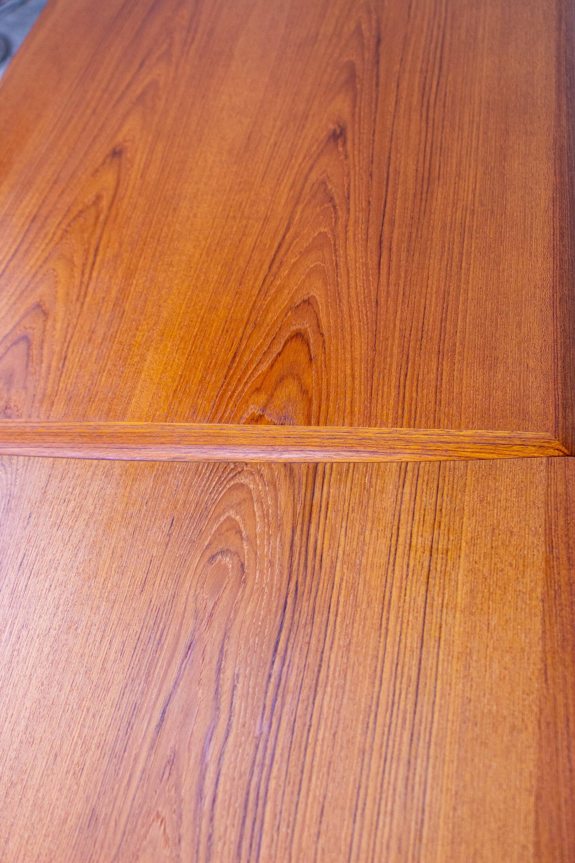 Dining table Svend Aaage Madsen in vintage teak, mid-century Danish from the 1960s.