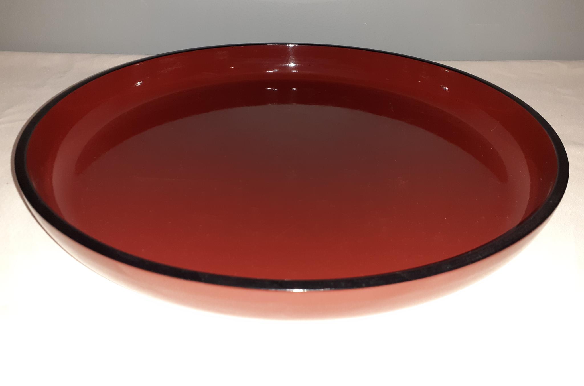 Plateau en bakélite laqué du Japon vintage avec 4 pièces