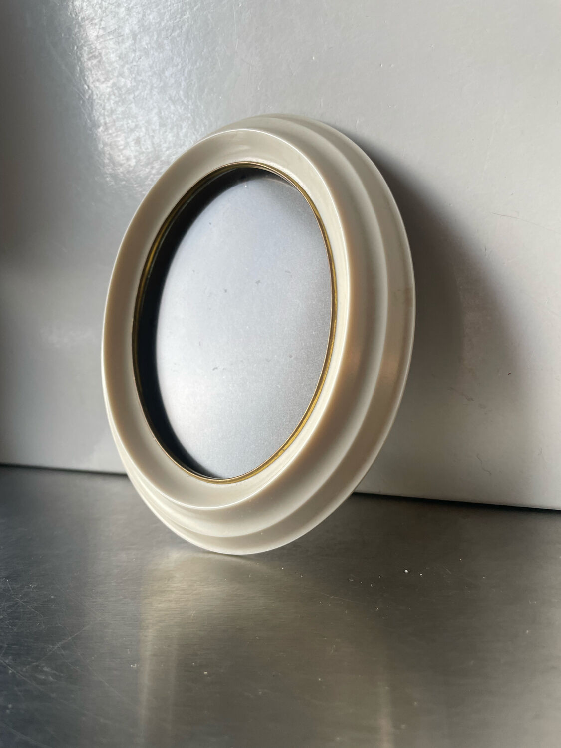 Oval bakelite vintage frame