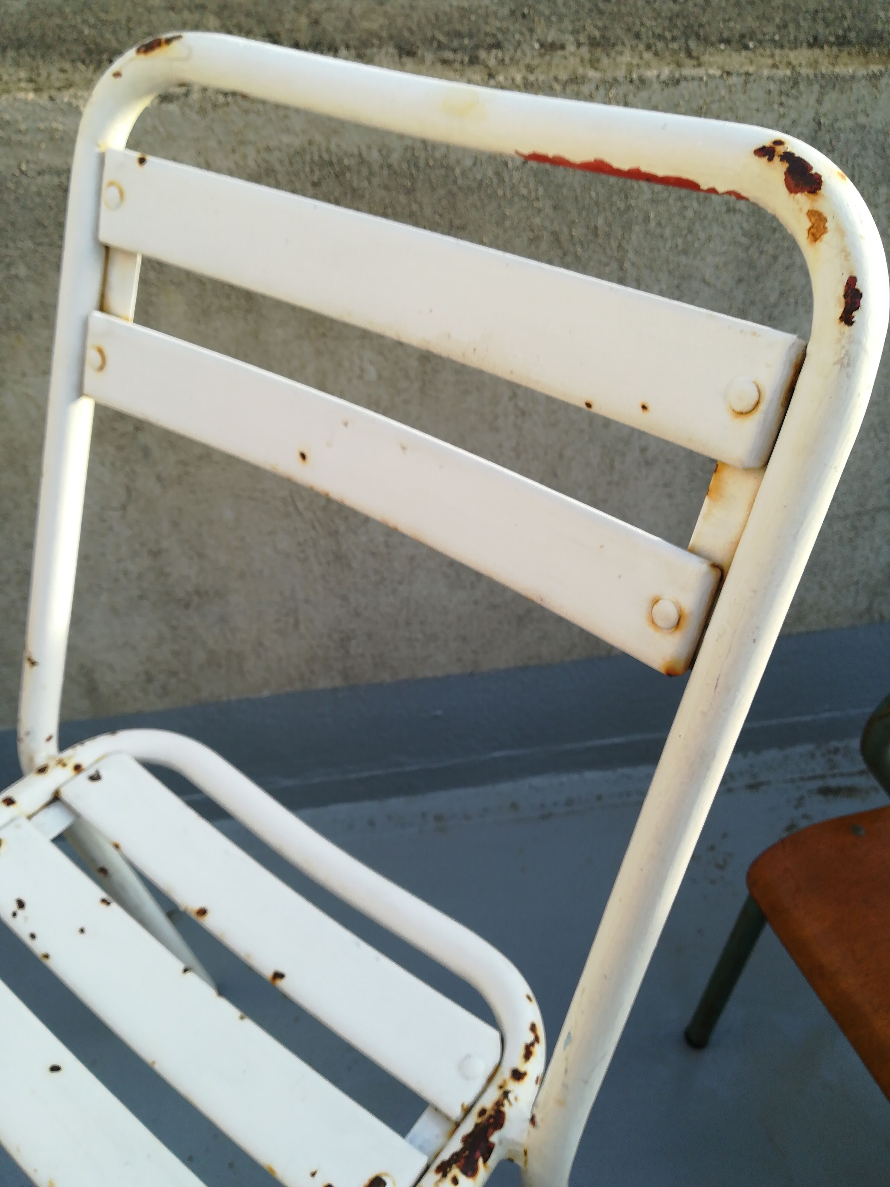 Chaise en metal Tolix