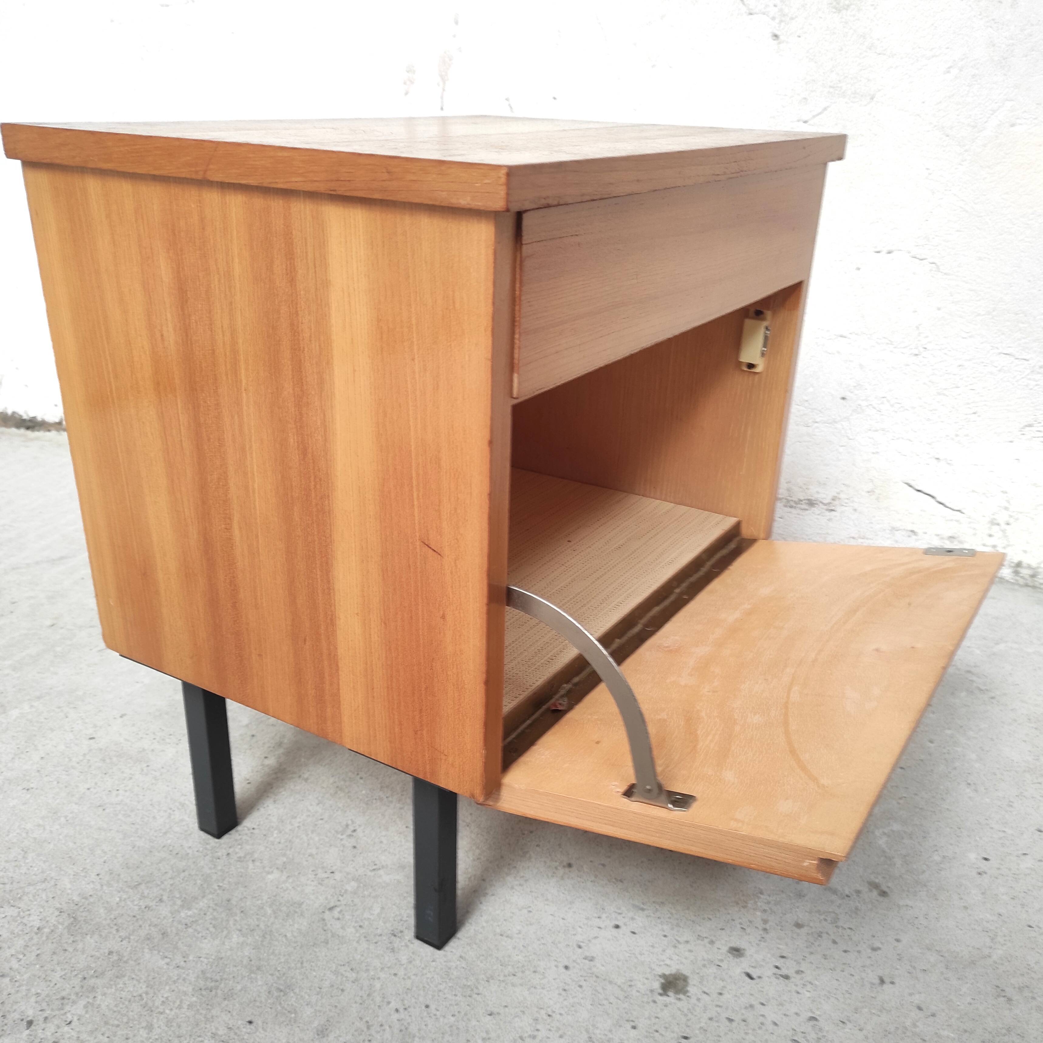 Paire de chevets pieds acier, 1960