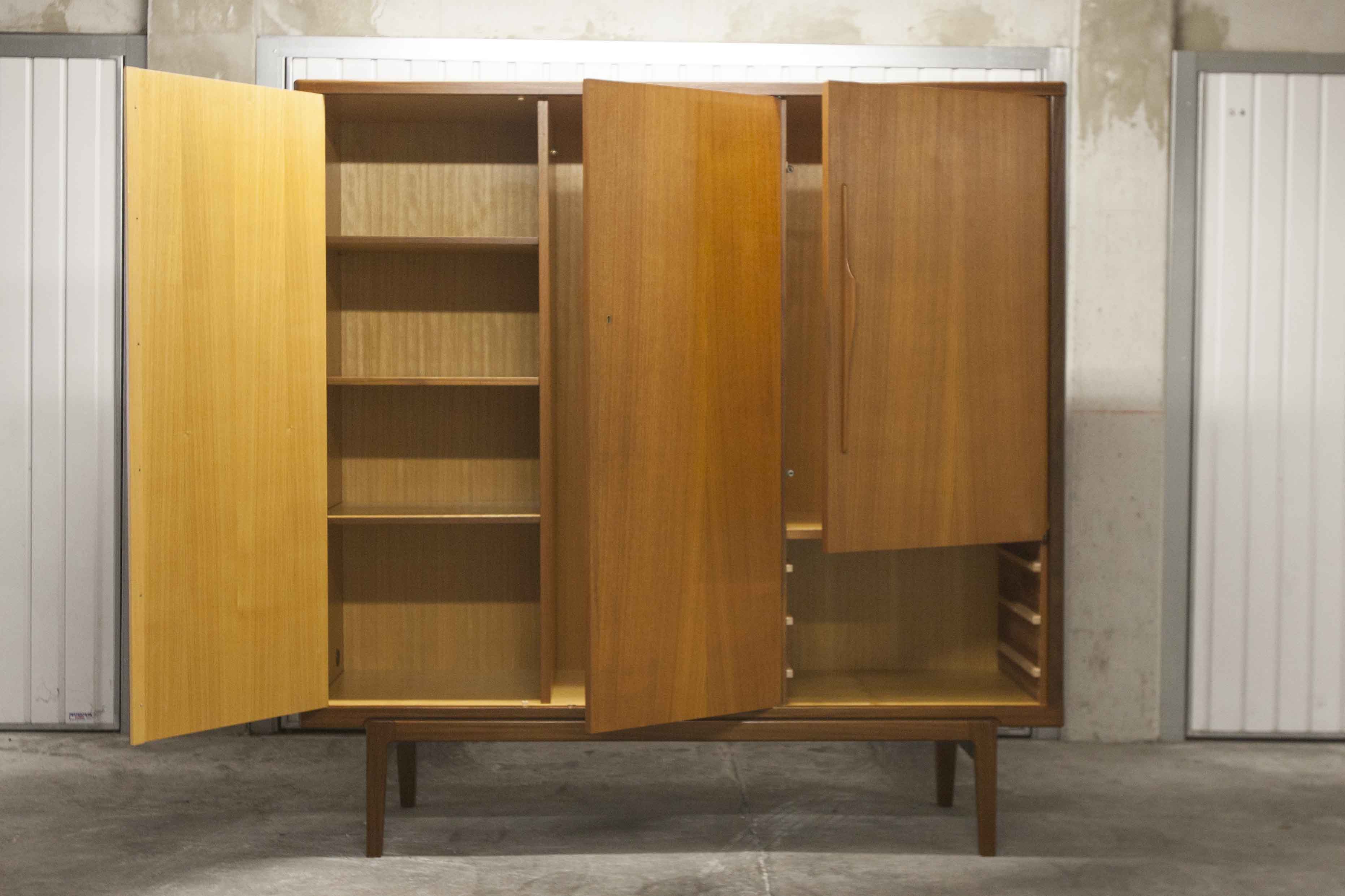 Armoire scandinave en teck 1969 NF Ameublement 202