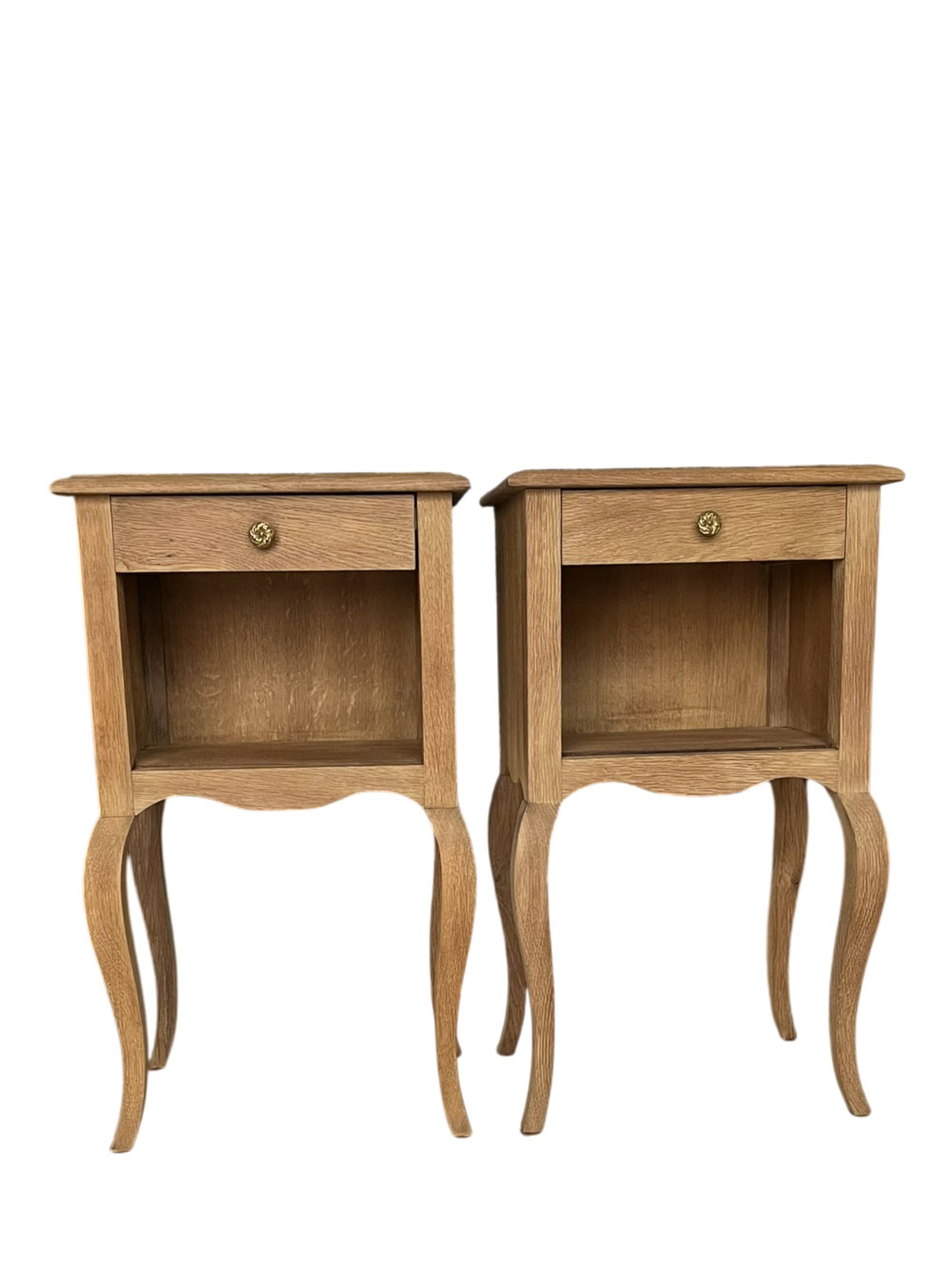 Pair of vintage wooden bedside tables Zoé and Noé with drawers.
